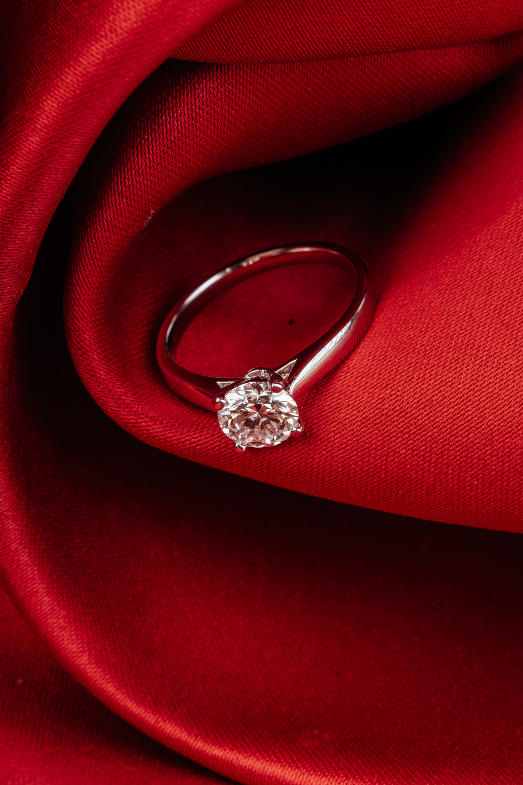 Lab-Grown Diamond Solitaire Cut Ring